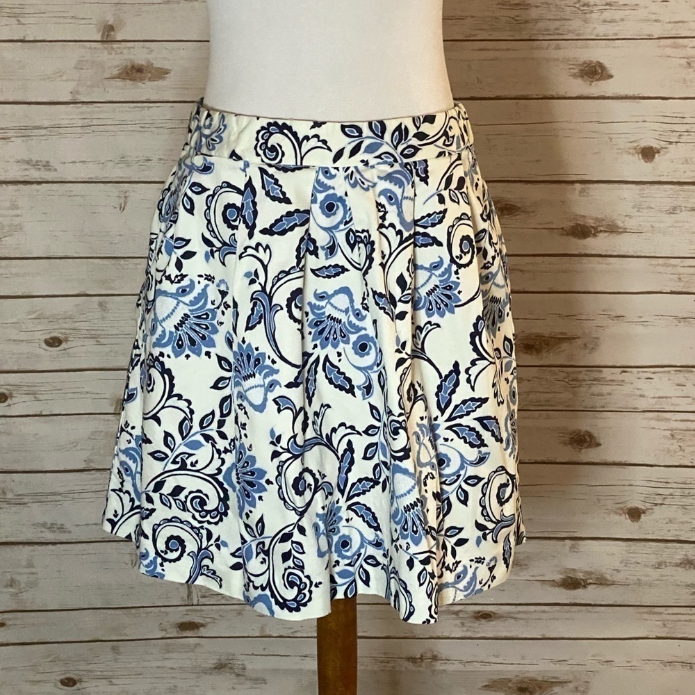 Ann Taylor LOFT cottagecore blue/white paisley/floral skater skirt Size 6